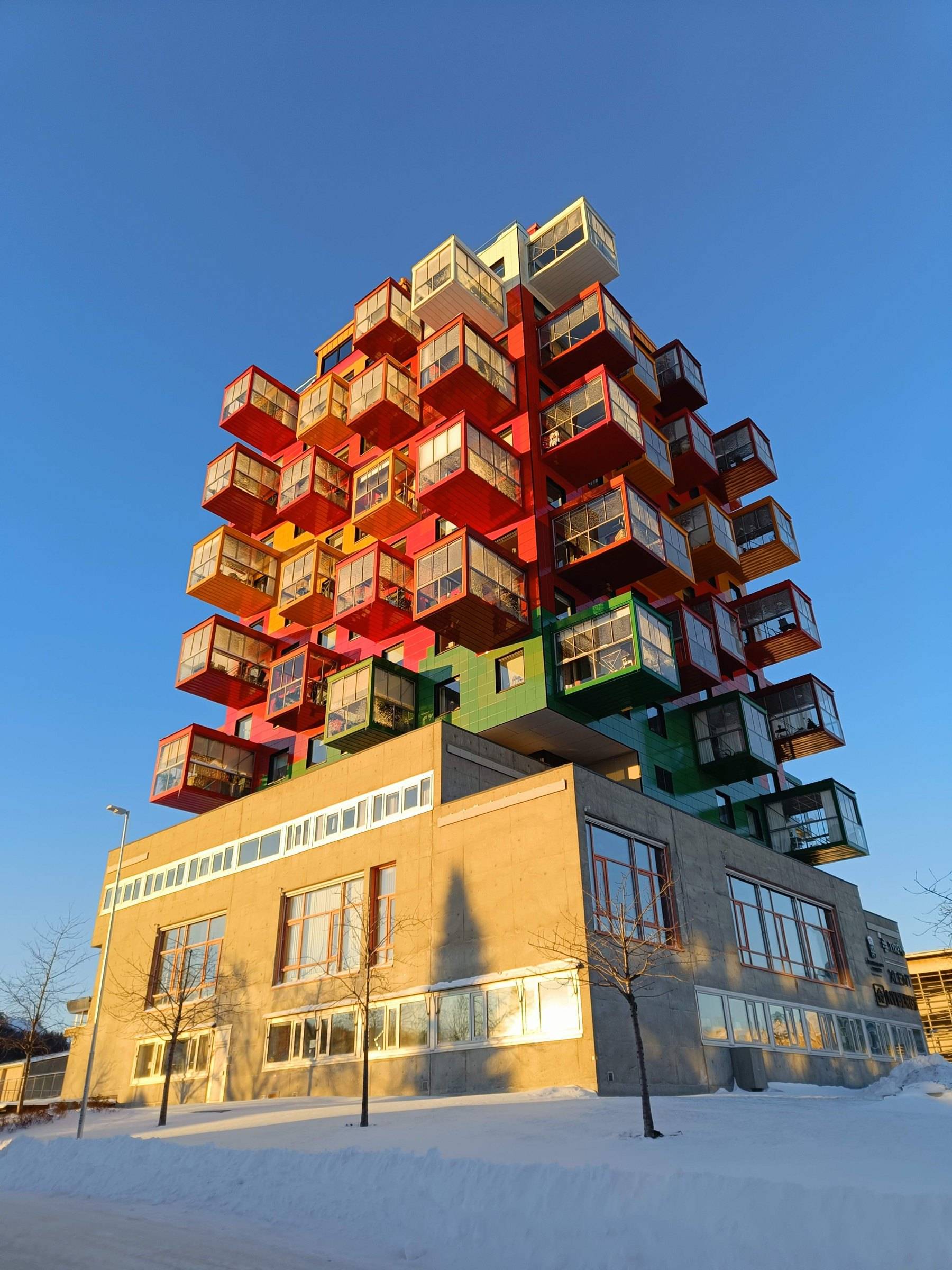 Ting1 ovanpå Tingshuset